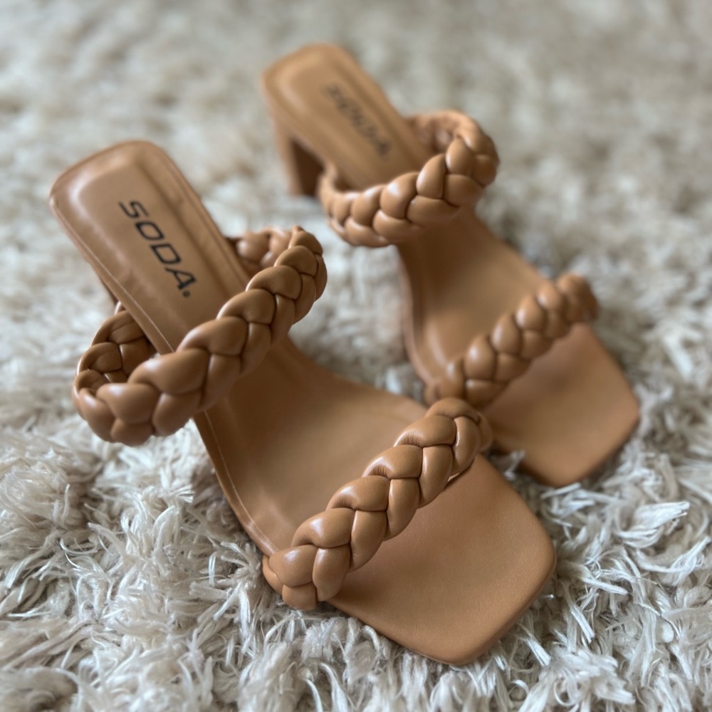 NWOT Soda Brand Tan High Heel Sandal. Size 6.5